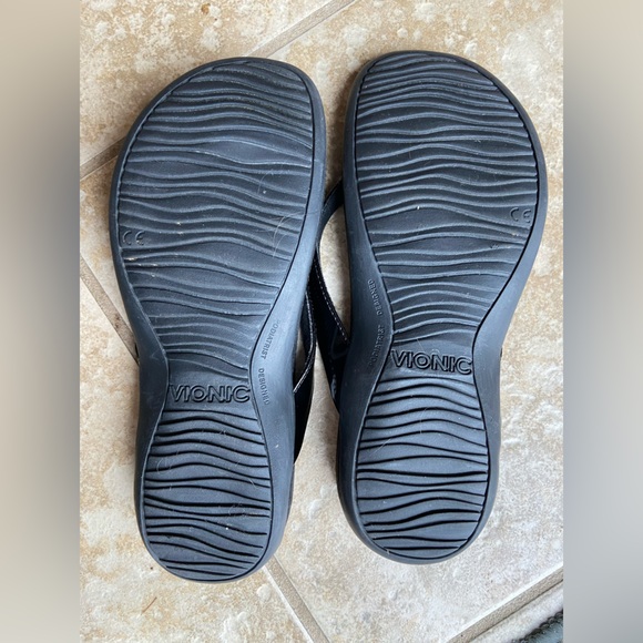 Vionic Mona, Like New! Sz 6 - Picture 3 of 5